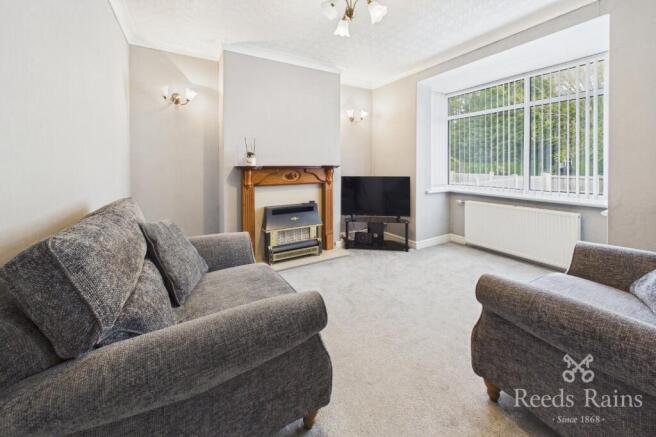 3 bed property, in Bradford Road, £200,000