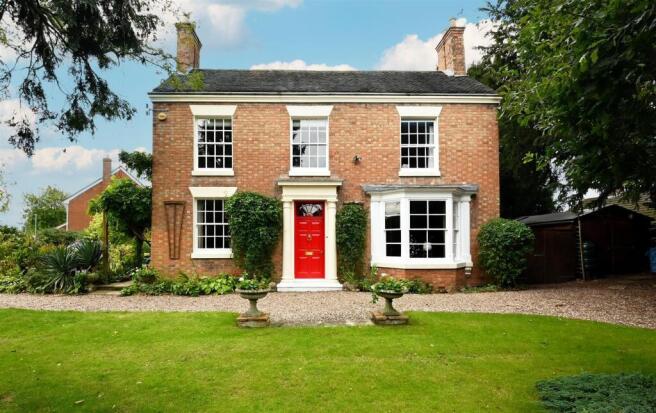 3 bed property, in Bond End House, £495,000
