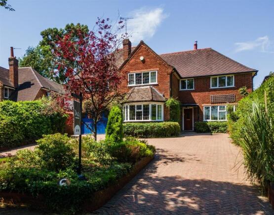 4 bed property, in Blythe Way, £1,000,000