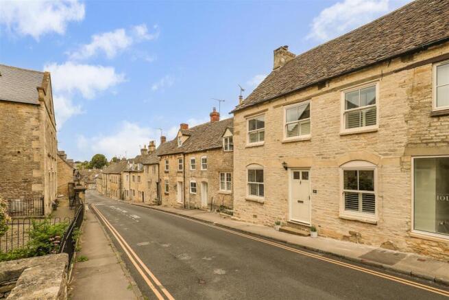 3 bed property, in Tetbury Street, £500,000