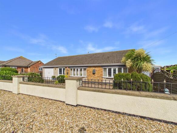 3 bed property, in Hogsthorpe Road, £240,000