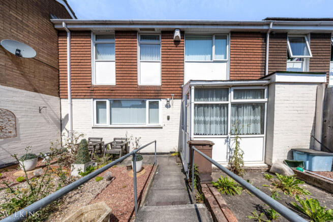 3 bed property, in Hamble, £180,000