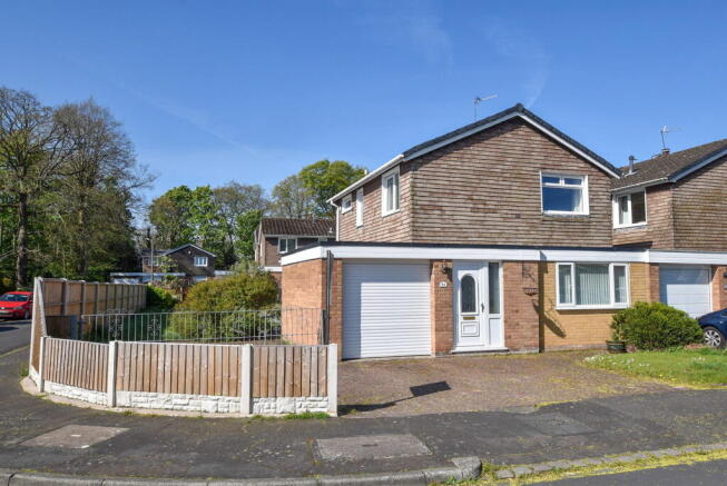 3 bed property, in Woodkind Hey, £299,950
