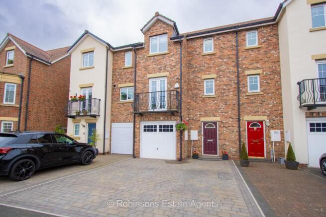 4 bed property, in Faraday Court, £419,950