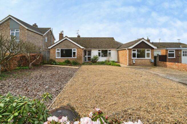 4 bed property, in Spenser Avenue, £475,000