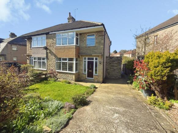 3 bed property, in Moorside Road, £245,000