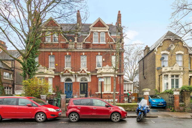 3 bed property, in Flodden Road, £600,000