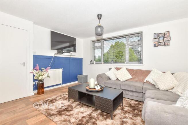 3 bed property, in Castle Road, £225,000