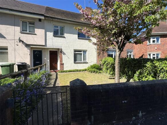 3 bed property, in Woodbury Road, £130,000