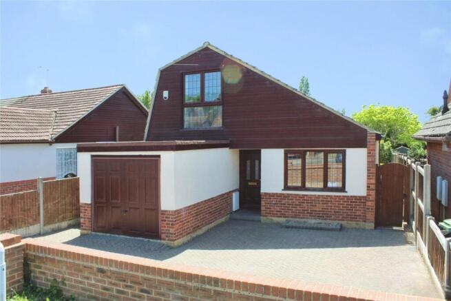 4 bed property, in Drake Avenue, £425,000