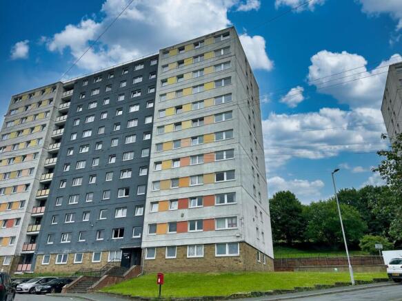 2 bed property, in Parkwood Rise, £23,000
