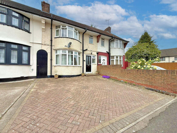 3 bed property, in Brackendale Grove, £375,000