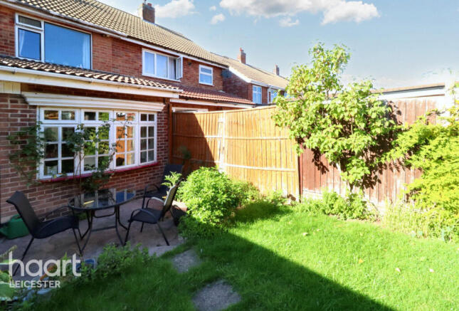 4 bed property, in Shrewsbury Avenue, £350,000