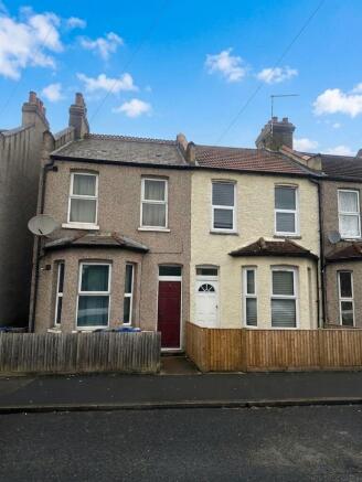 2 bed property, in Miles Road, £400,000