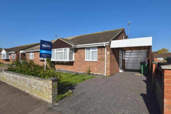 2 bed property, in Cedar Crescent, £275,000