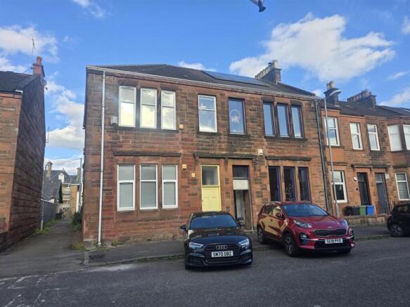 1 bed property, in Drumoyne Avenue, £135,000