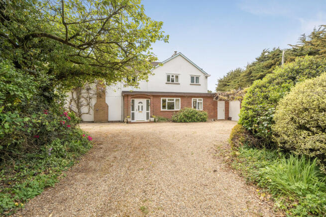 4 bed property, in Seething Street, £575,000