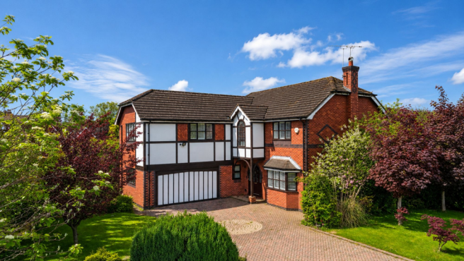 5 bed property, in Burnside, £1,100,000