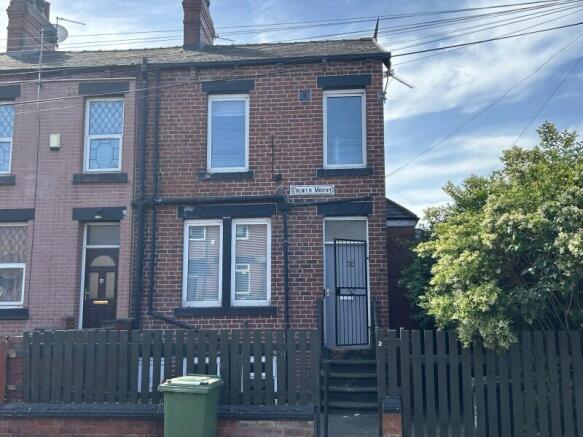 2 bed property, in Colwyn Mount, £125,000