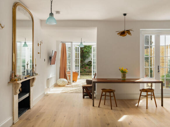 3 bed property, in Colville Terrace, £2,500,000