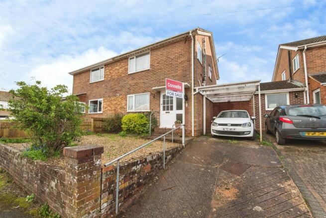 3 bed property, in Bennett Close, £290,000