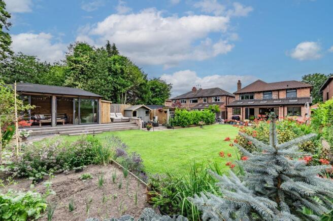 4 bed property, in Upton Avenue, £935,000