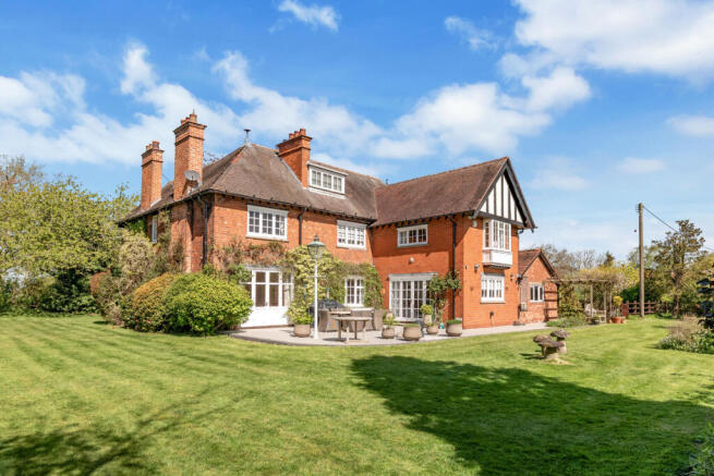 5 bed property, in Vicarage Lane, £1,200,000