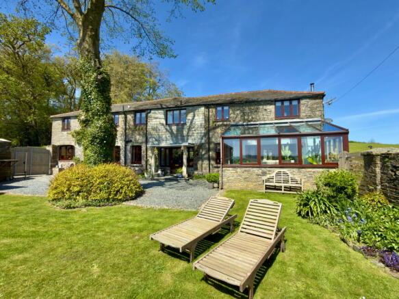 4 bed property, in Rectory Lane, £825,000