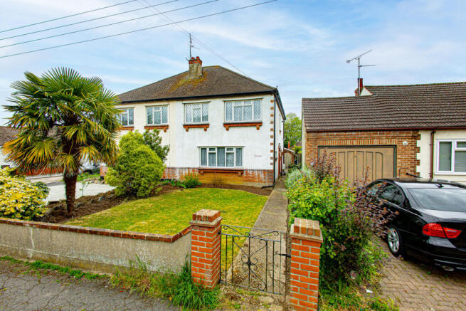 4 bed property, in Hadleigh Park Avenue, £475,000