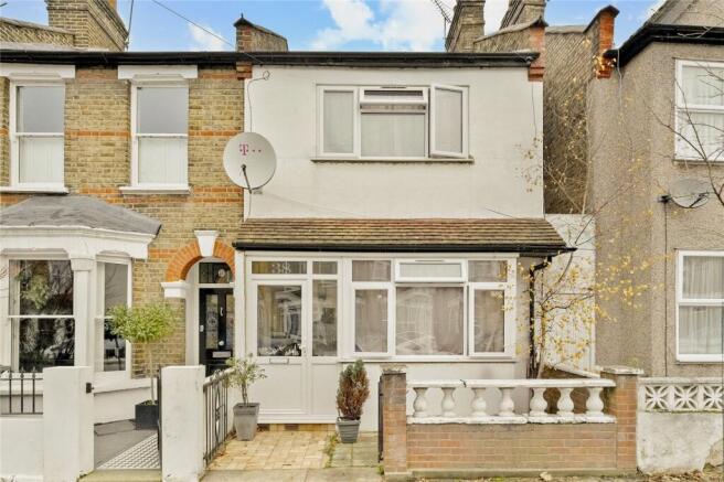 3 bed property, in Salop Road, £600,000