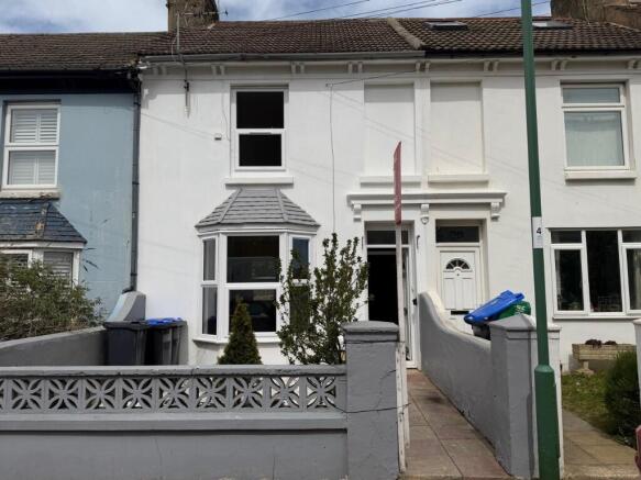 3 bed property, in Whiterock Place, £350,000