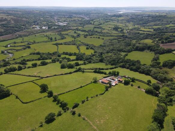 3 bed property, in Llanedi, £700,000
