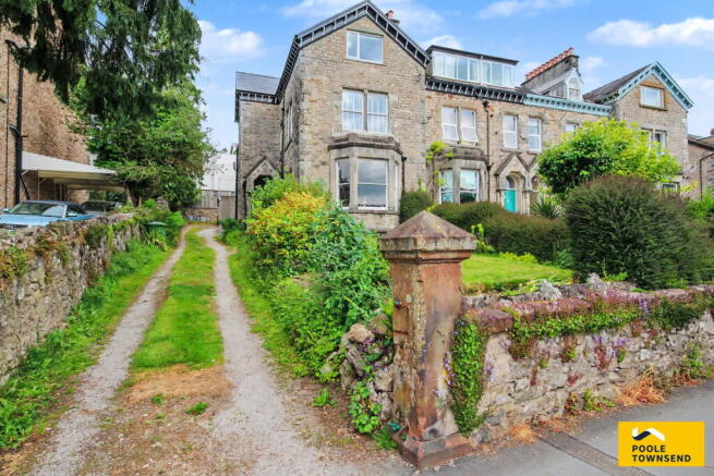 1 bed property, in 3 Ashness, £145,000