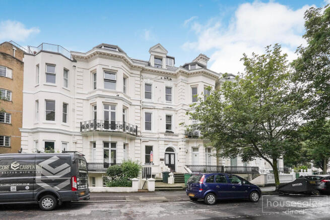 1 bed property, in Belvedere Court 12 Trinity Crescent, £150,000