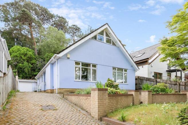 3 bed property, in Elgin Road, £650,000