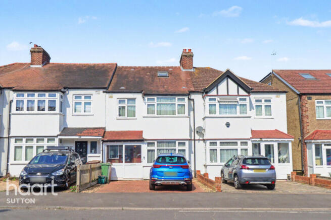 4 bed property, in Matlock Crescent, £550,000