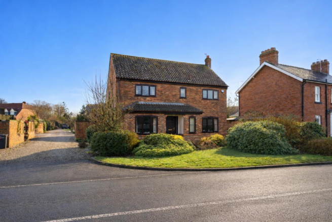 4 bed property, in Bradley Lane, £495,000