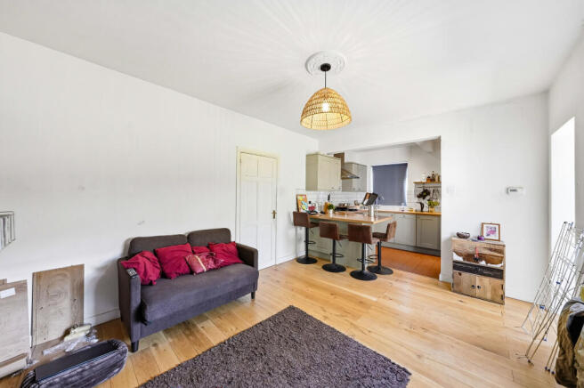 3 bed property, in Guild Road, £525,000