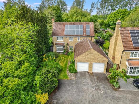 4 bed property, in Comberton Road, £650,000