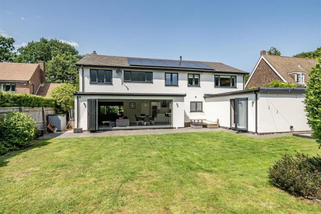 4 bed property, in Thornton Avenue, £1,450,000