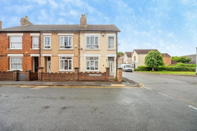 3 bed property, in Bedford Street, £325,000