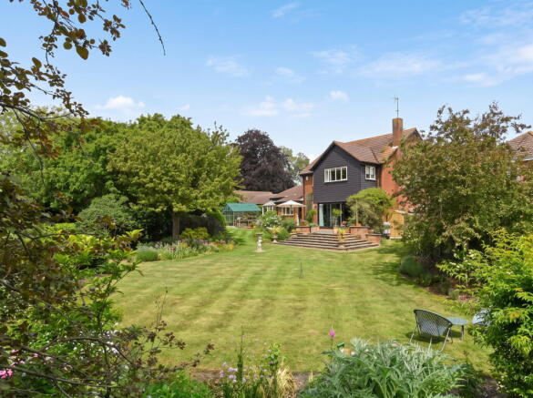4 bed property, in Framlingham, £895,000