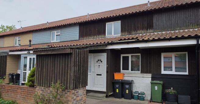 4 bed property, in 8 Winstree, £190,000