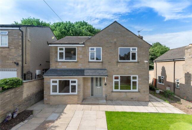 5 bed property, in Heaton Park Drive, £450,000