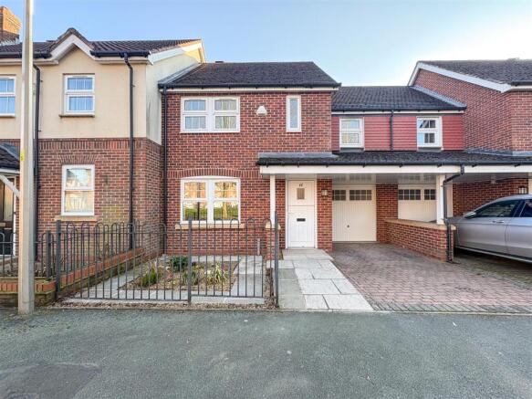 3 bed property, in Galloway Green, £269,950