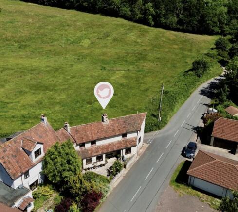 4 bed property, in Clematis Cottage, £375,000