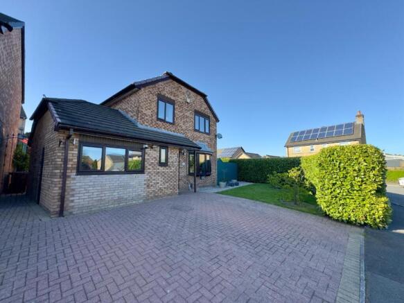 4 bed property, in Wellfield Drive, £339,950