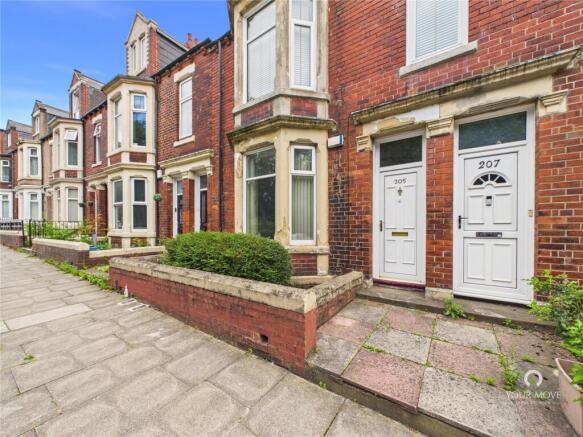 2 bed property, in Stanhope Road, £65,000