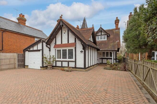 5 bed property, in All Saints Avenue, £1,000,000