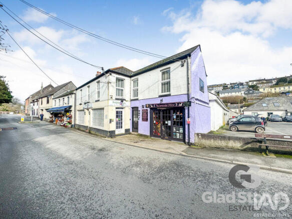 4 bed property, in River Street, £180,000